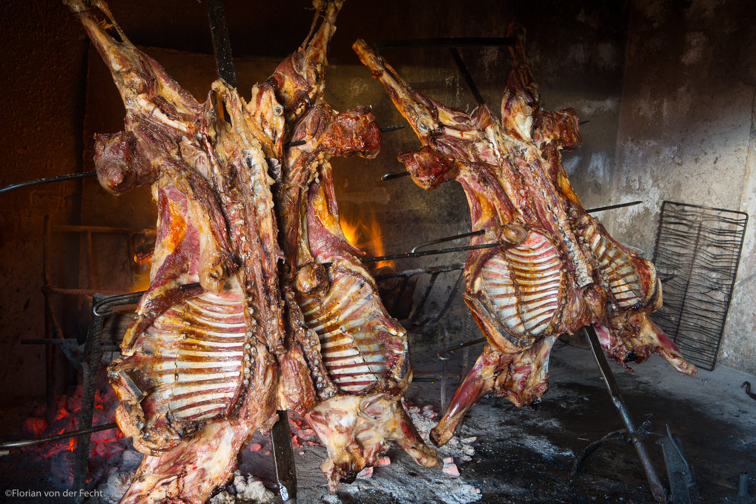 At spise asado, stegt lam er en central del af den argentinske kultur.