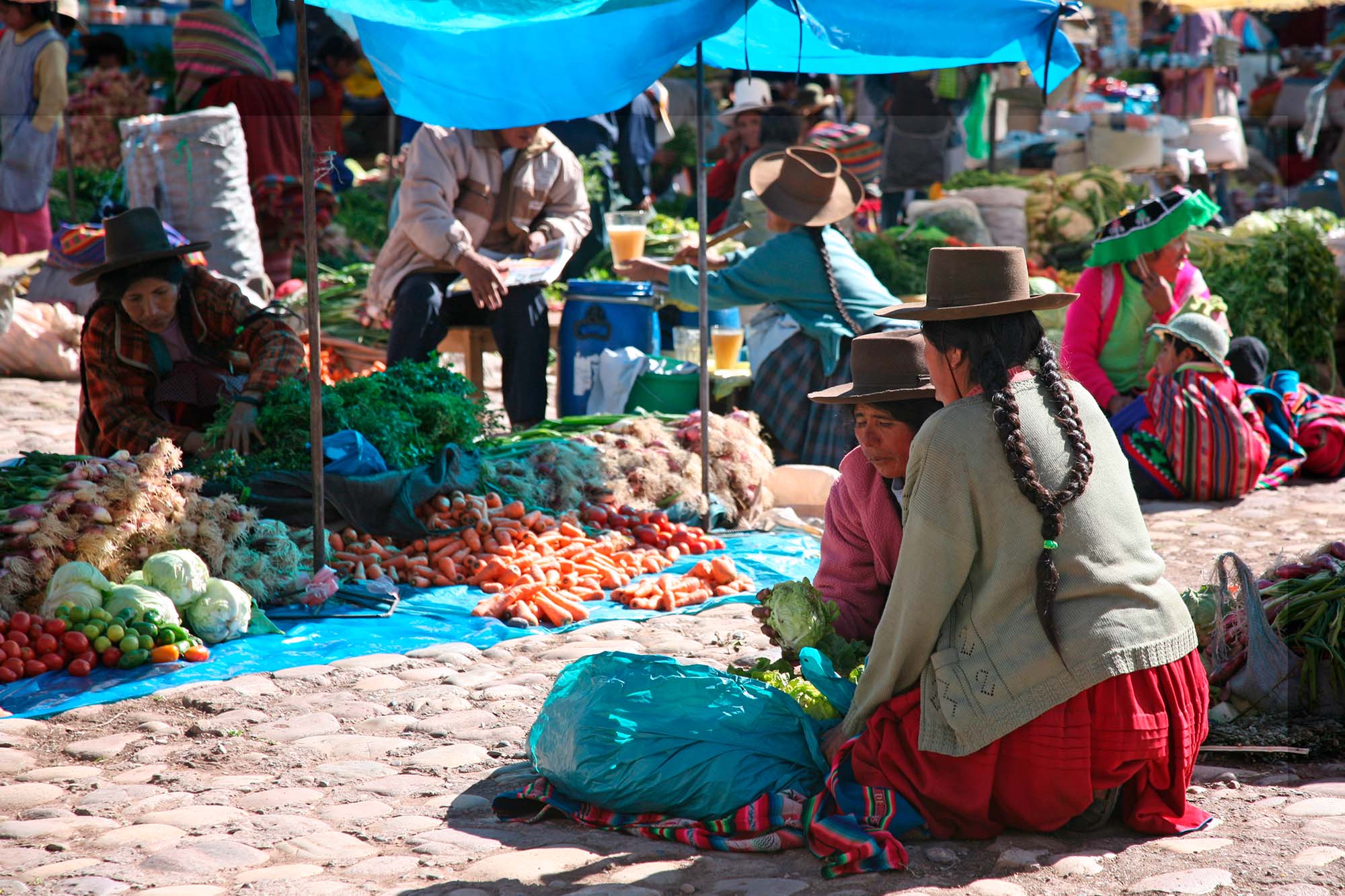 Søndagsmarkedet i Combapata er det største landsbymarked i Peru. Her kommer stort set ingen turister.