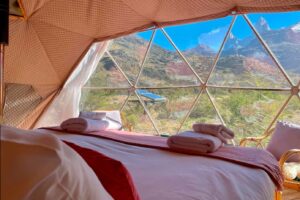 Patagonia Eco Domes ligger midt i naturen med udsigt til bjerget Fitz Roy.