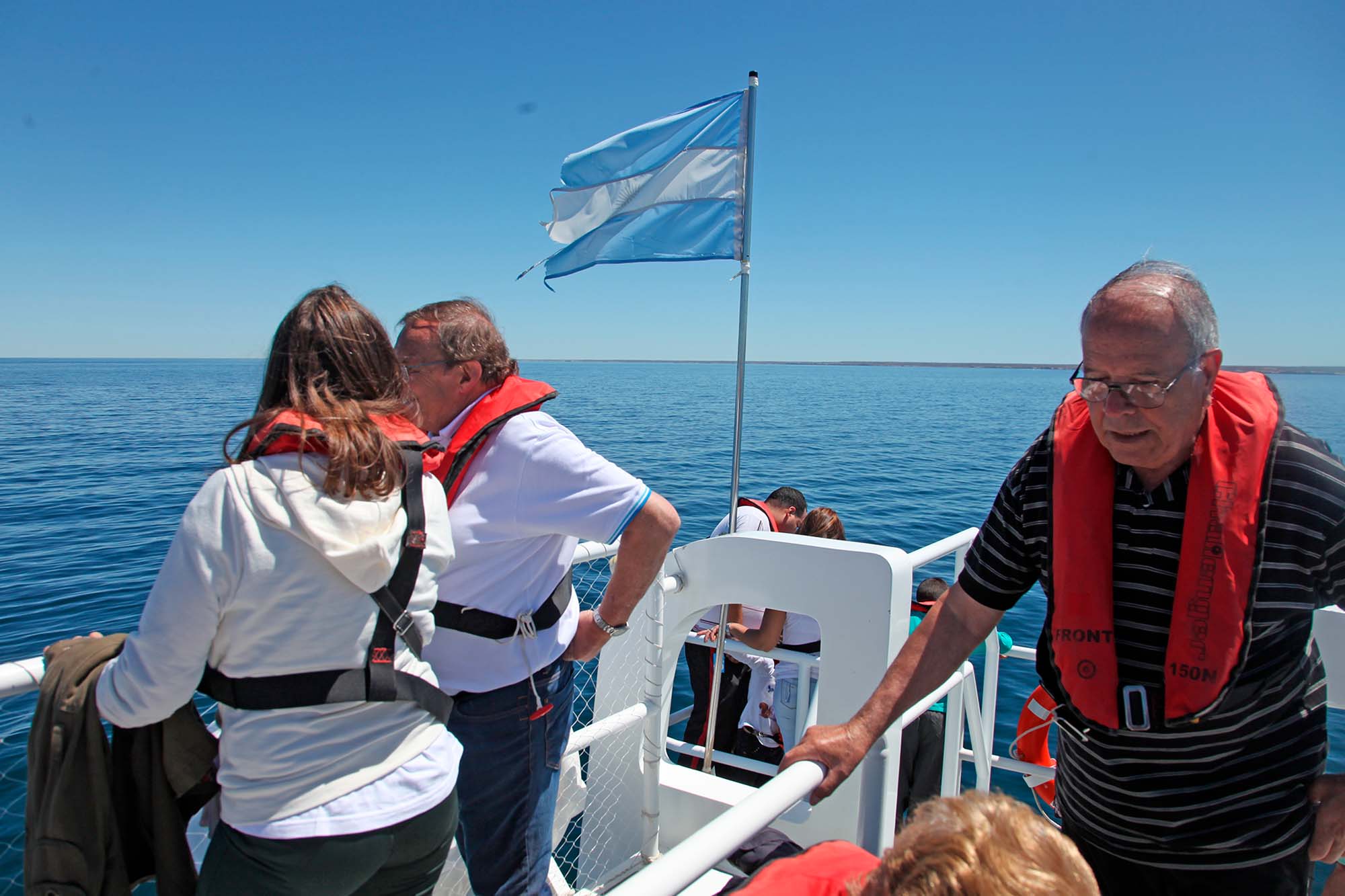 Argentina Patagonien Valdes hval 04 Sejlads på Galfo Nuevo, hvor hvalerne kommer ind mellem juli og december.