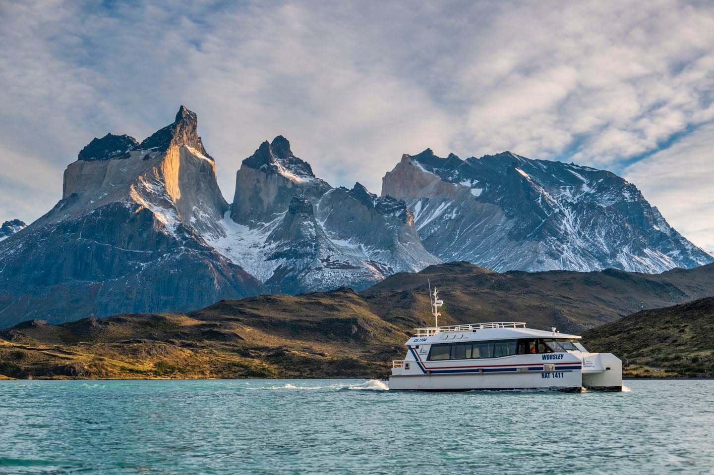 Chile Andesbjergene Torres del Paine Katamaran til Puerto Pudeto Katamaranen mellem Paine Grande og Puerto Pudeto.