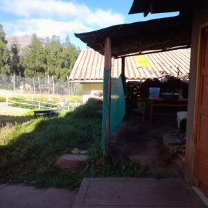 I september 2025 er skolen i gang med at etablere et meget simpelt køkken.