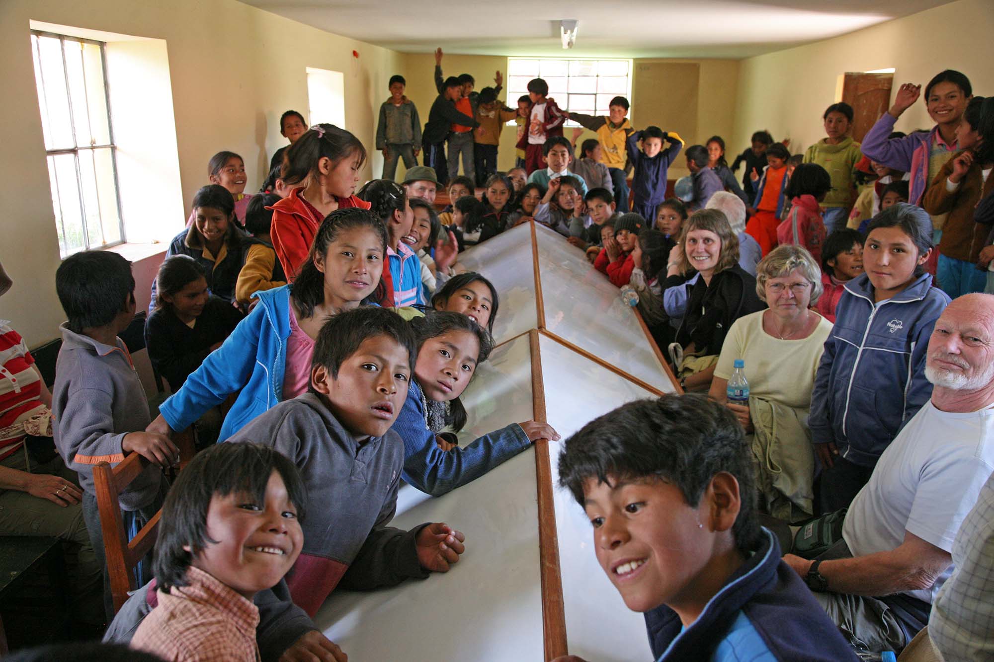 Peru Andesbjergene Mocoraise skole 085 En gruppe fra Rasmussen Travel på besøg i skolen i landsbyen Moccorayse i Peru.