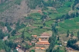 Skolen i Cuyo Chico får sine elever fra fattige landsbyer i bjergene over inkaernes hellige dal.