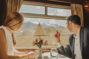 Med toget over højsletten fra Cusco til Puno.