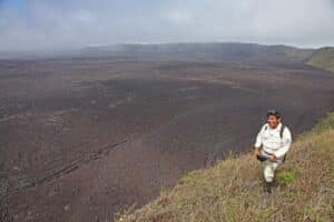 Ved krateret af vulkanen Sierra Negra på øen Isabela.