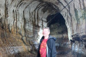 På øen Santa Cruz er det muligt at komme ned i tunneller skabt af flydende lava.