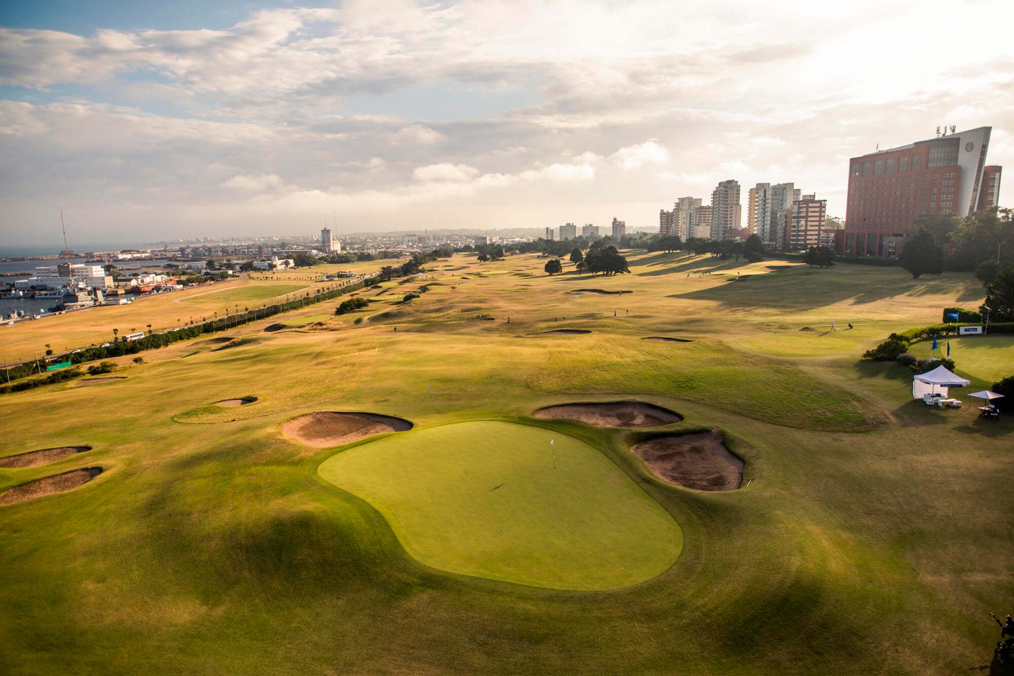 Mar del Plata Golf Club med udsigt til Atlanterhavet.